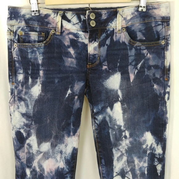 CUSTOM American Eagle Artist Cropped Jean - Picture 4 of 16